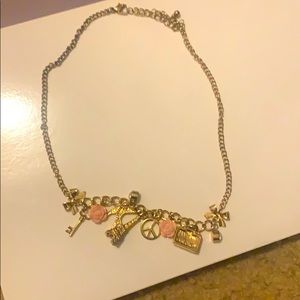 I’m selling because it Beautiful never wear it